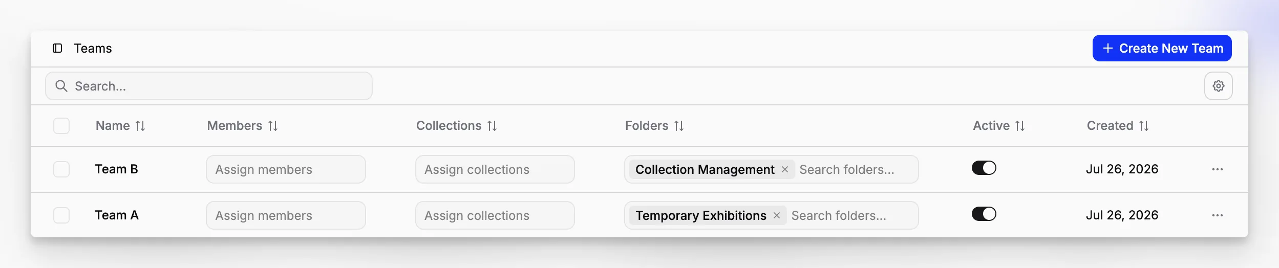Flux de travail dans l’application Blueputto montrant la gestion collaborative des enregistrements du musée entre différents rôles du personnel