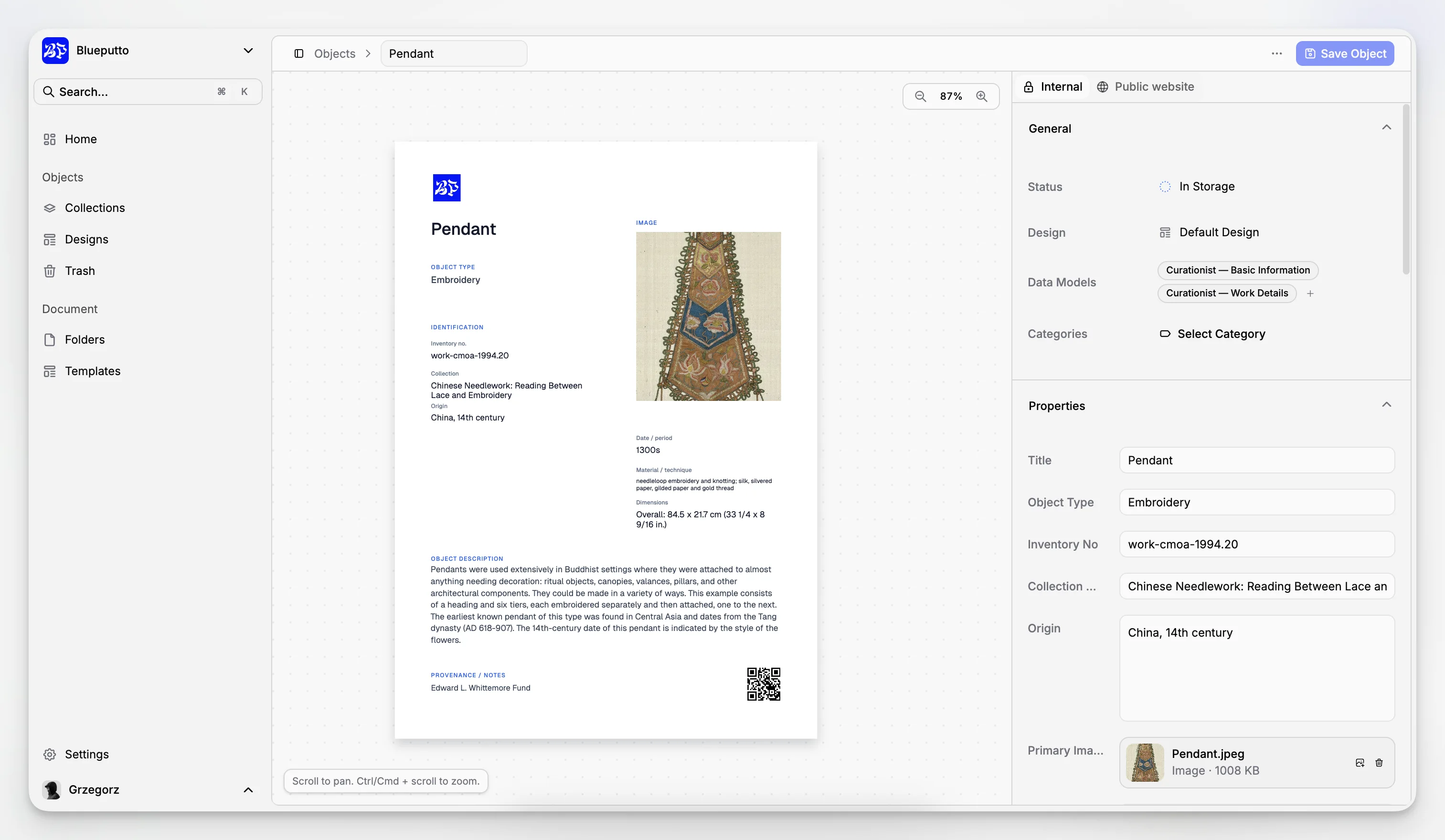 Schermata di dettaglio del record dell'applicazione Blueputto con informazioni sugli oggetti museali e documentazione collegata